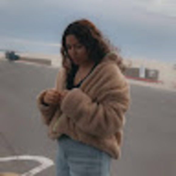 Meet your Posher, Fatima - Picture 1 of 1